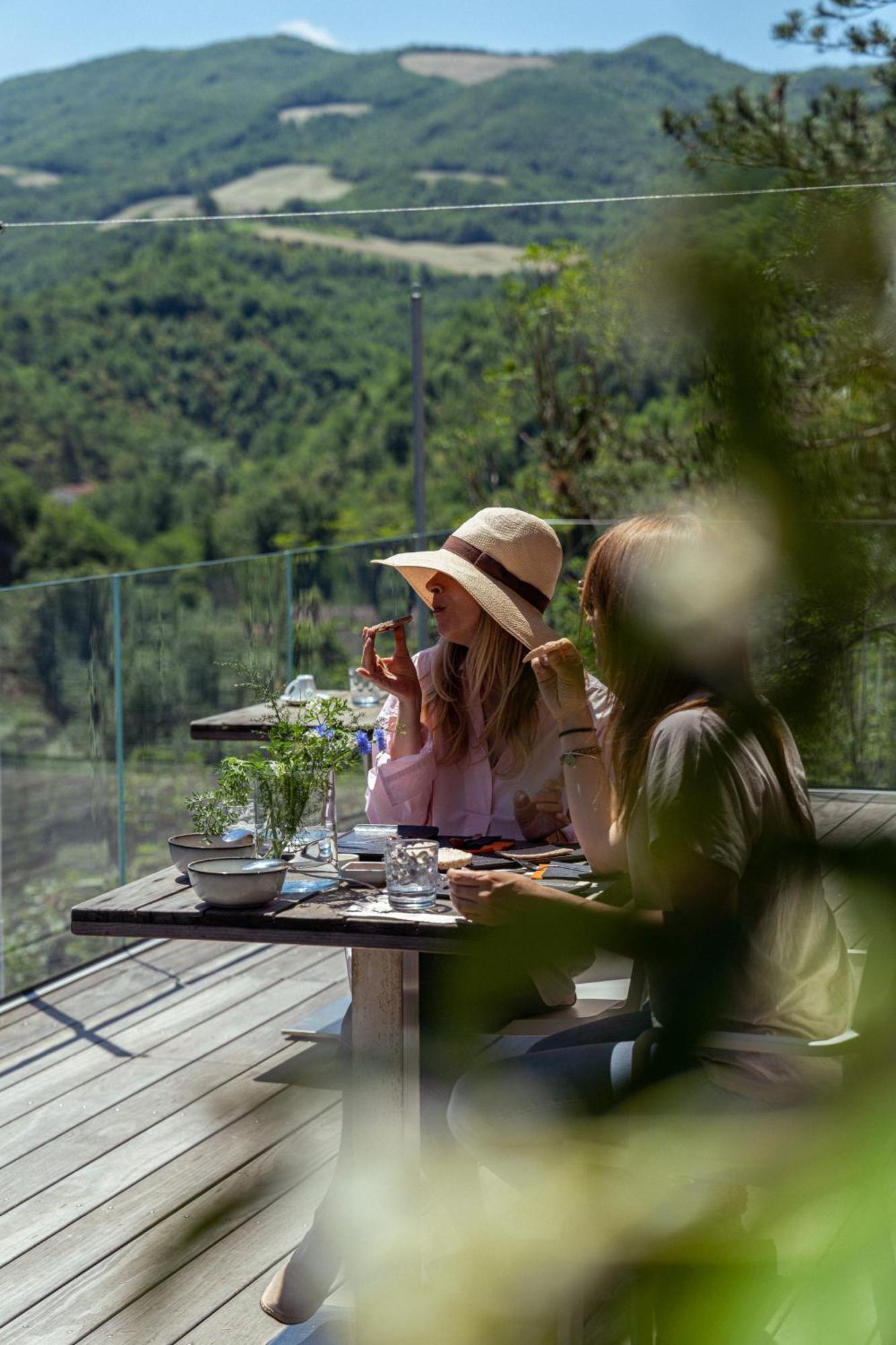 La Forestale Luxury Ecolodge Piano Terra- Appt Acqualagna Exterior foto